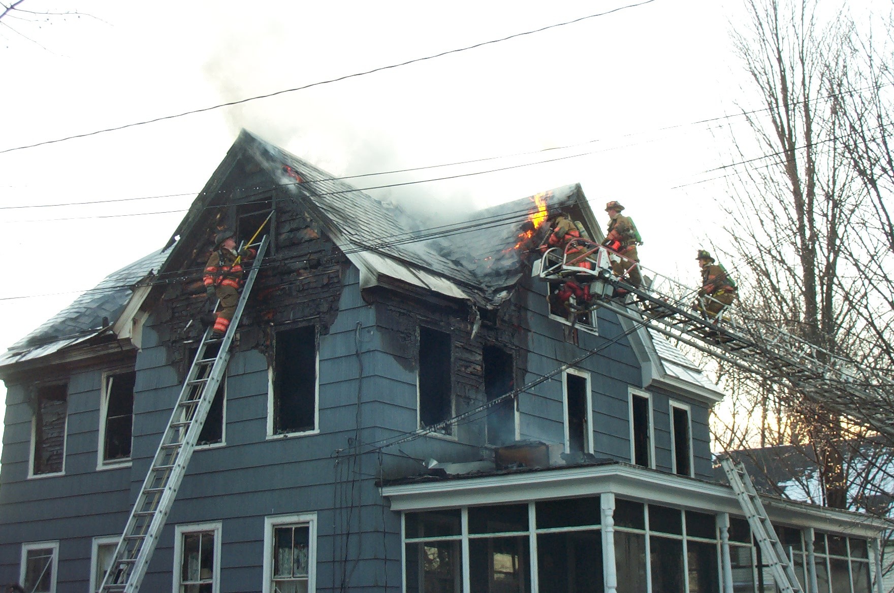 FowlerStreet-Fire11-25-2005048.jpg